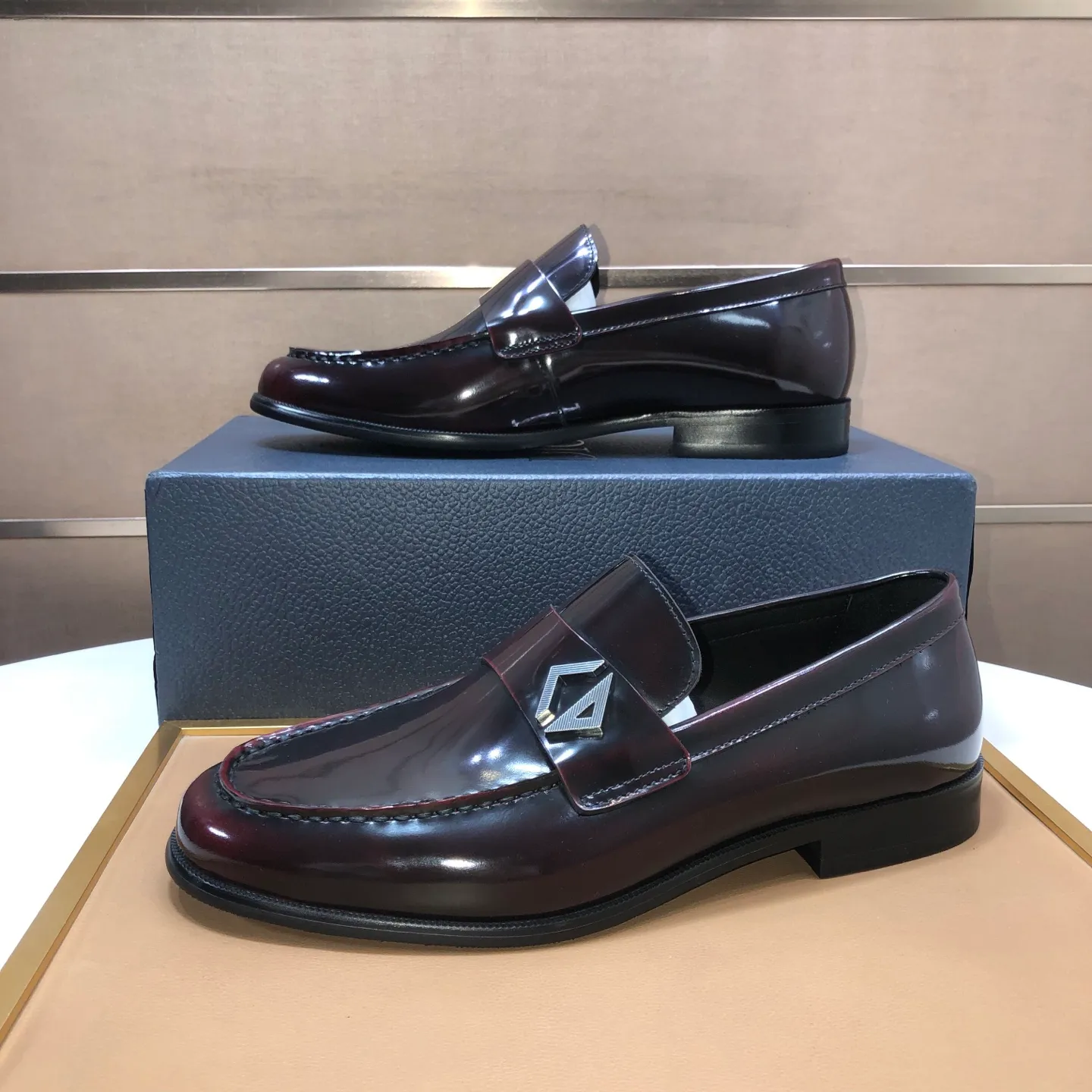 Men's shoes 💰580💰[Dior] (water-dyed cowhide lining) Dior original 1:1 high-quality factory, imported original materials, imported raw cowhide, water-dyed cowhide lining, original TPU outsole, code number: 39-44 (45 customized)